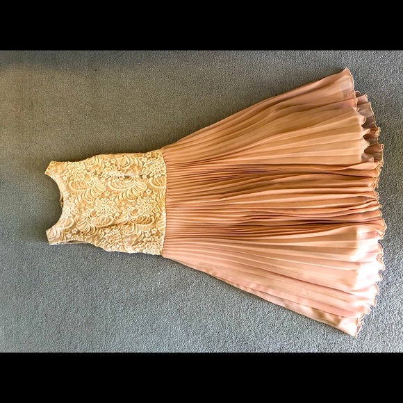 XSCAPE Dress, perfect for weddings, prom/graduation. extravagant and stylish. - Picture 5 of 9